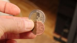 ComMarker B4 cleaning dirty coins